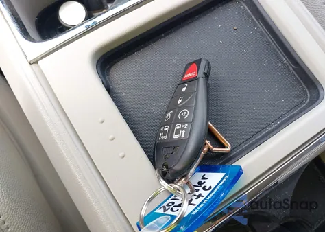 2015 Chrysler Town & Country Touring-L z USA, uszkodzony, nr VIN 2C4RC1CG2FR677644